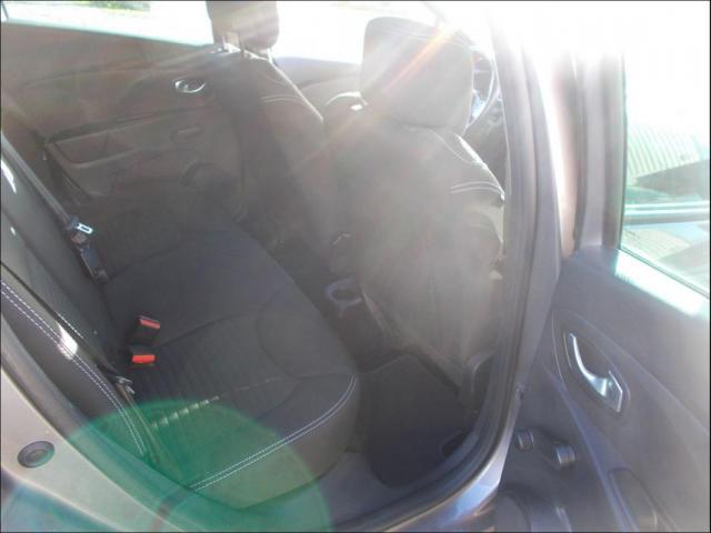 Renault Clio image 8
