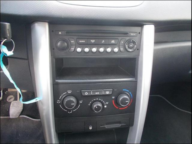 Peugeot 207 image 6