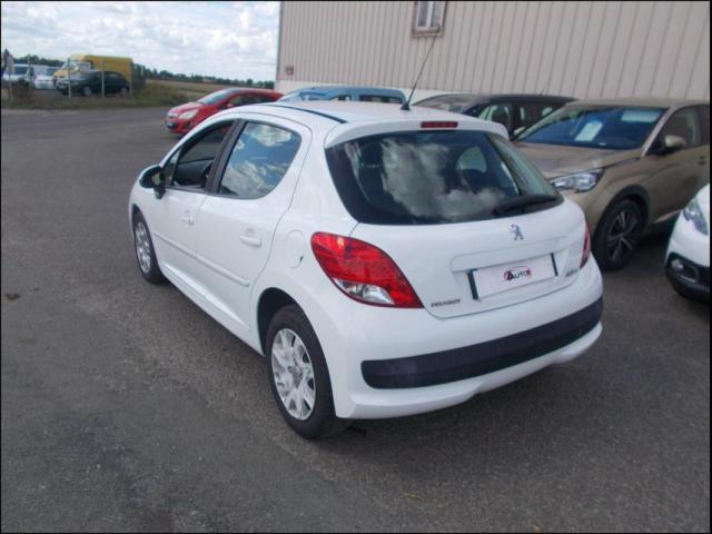 Peugeot 207 image 4