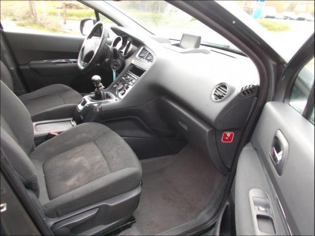 Peugeot 5008 image 1