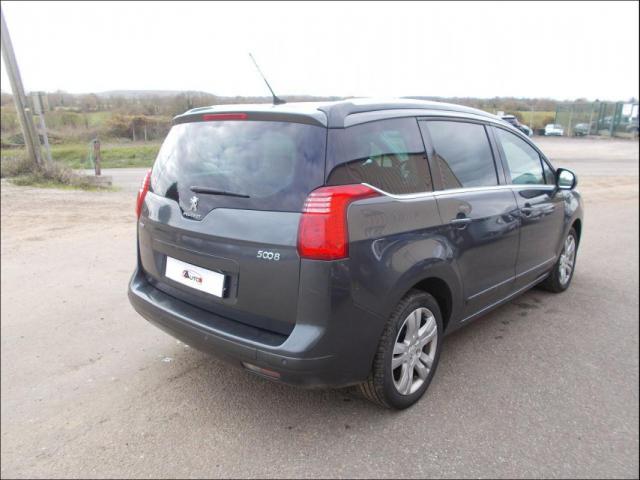 Peugeot 5008 image 6