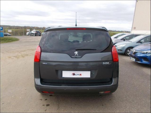 Peugeot 5008 image 8