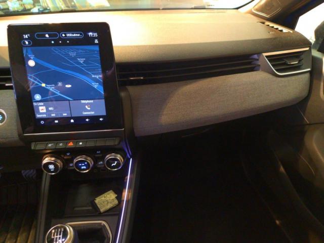 Renault Clio image 9