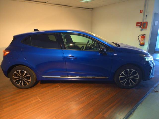 Renault Clio image 2