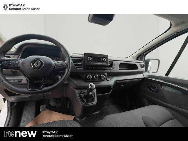 Renault Trafic image 9