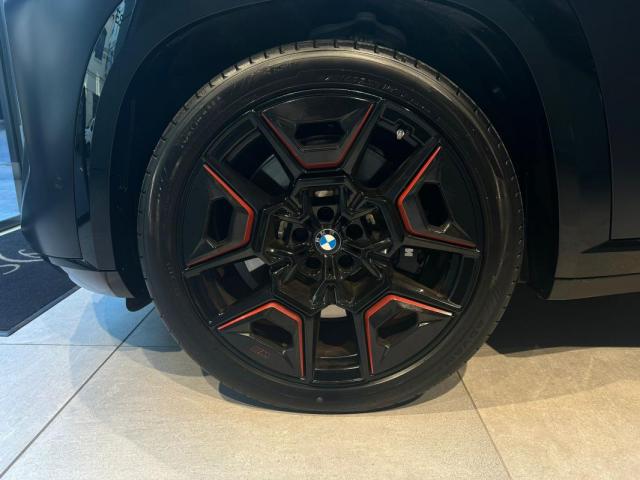 Bmw Xm image 5