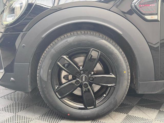 Mini Countryman image 2