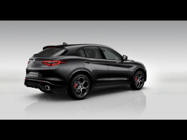 Alfa Romeo Stelvio image 6