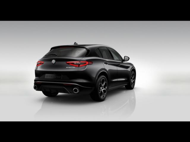 Alfa Romeo Stelvio image 2