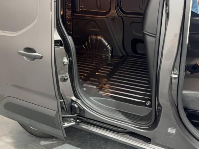 Opel Combo image 2