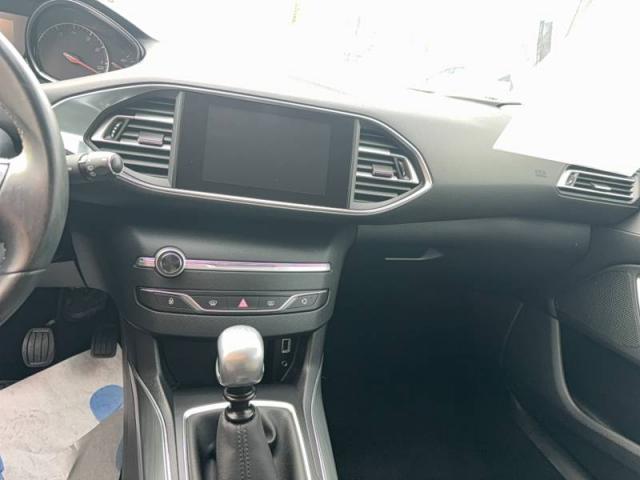Peugeot 308 image 8