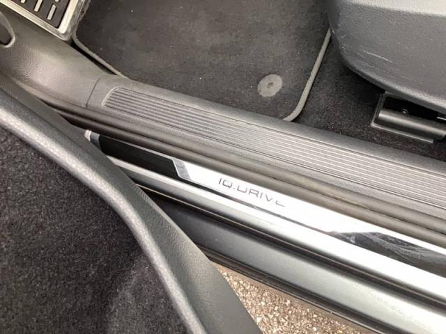 Volkswagen Golf image 9