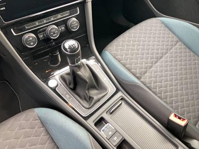 Volkswagen Golf image 4