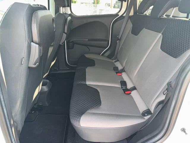 Ford Tourneo image 6
