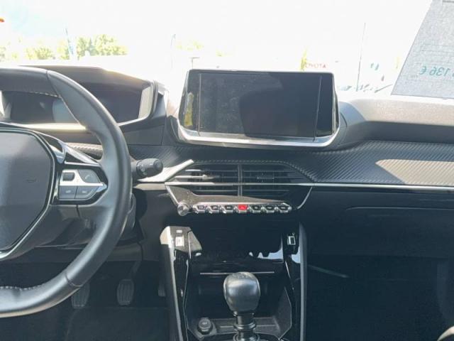 Peugeot 2008 image 2