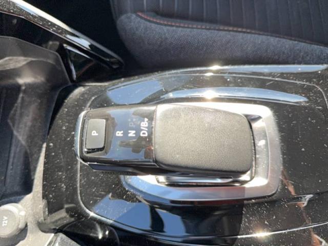 Peugeot 2008 image 3