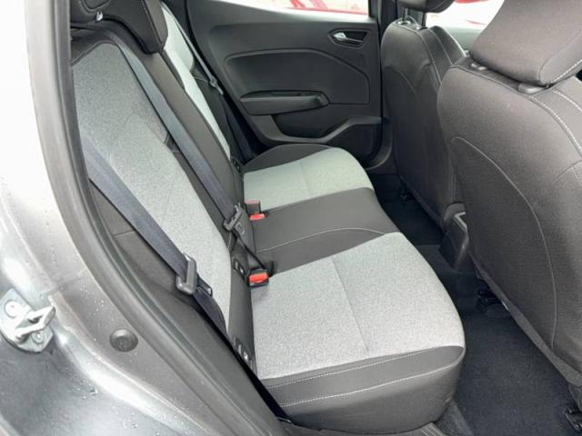 Renault Clio image 2
