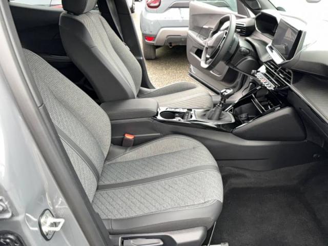 Peugeot 2008 image 3