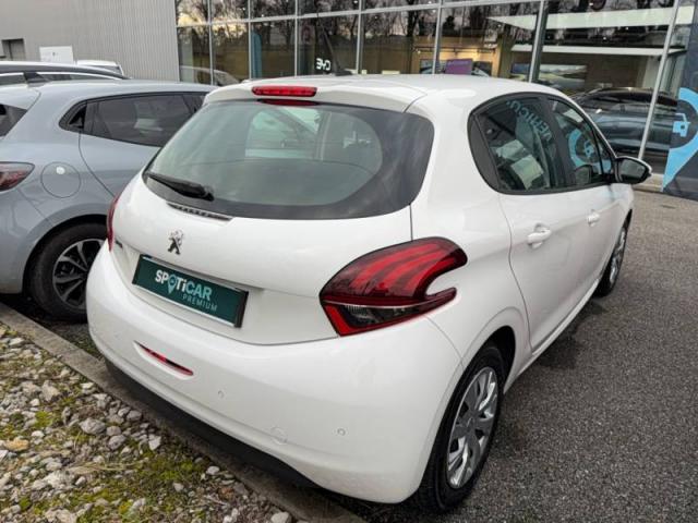 Peugeot 208 image 1
