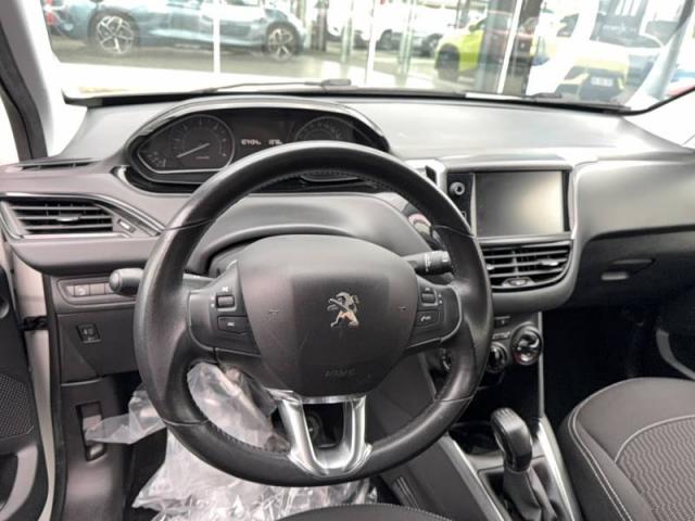 Peugeot 208 image 6