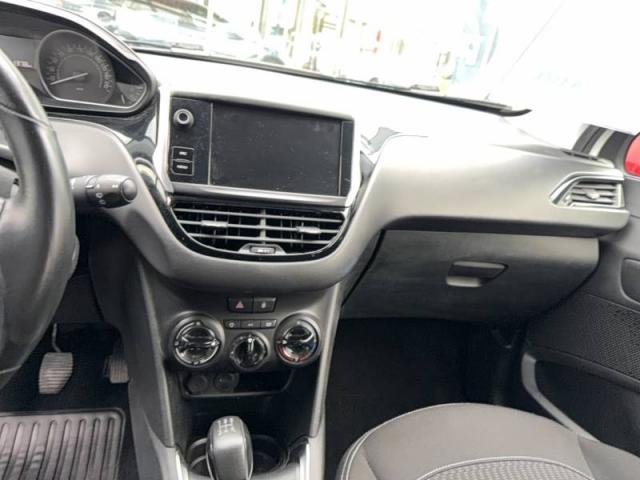Peugeot 208 image 4