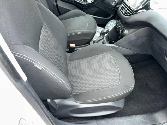 Peugeot 208 image 8