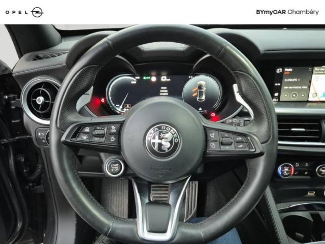 Alfa Romeo Stelvio image 6