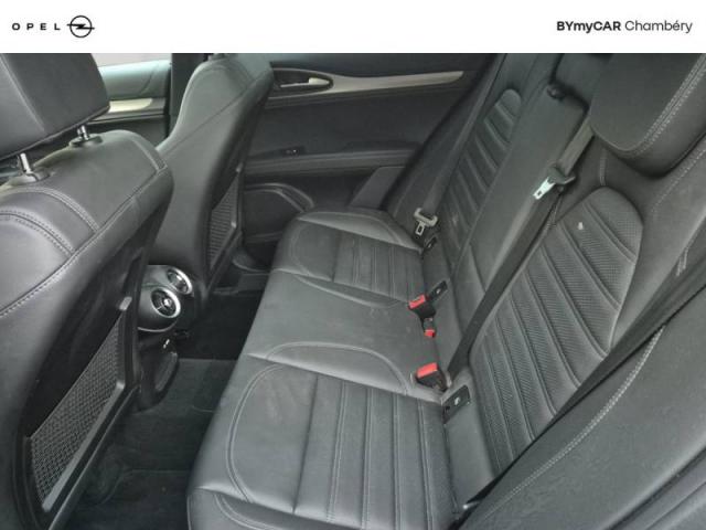 Alfa Romeo Stelvio image 9