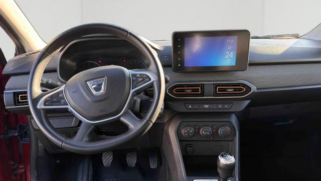 Dacia Sandero image 2