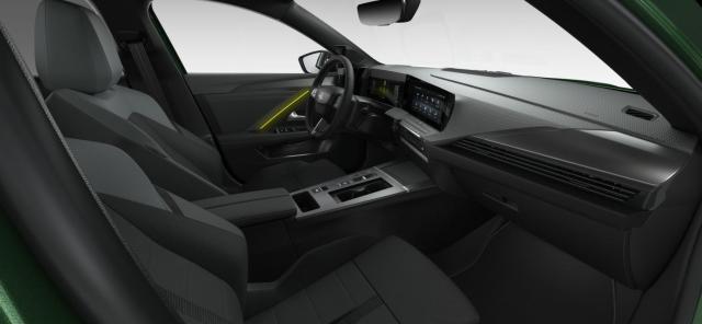 Opel Astra Sports Tourer image 4