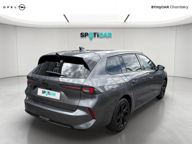Opel Astra Sports Tourer image 5