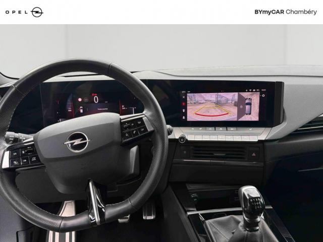 Opel Astra Sports Tourer image 6