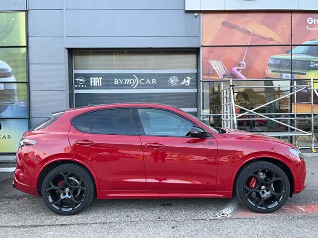 Alfa Romeo Stelvio image 7