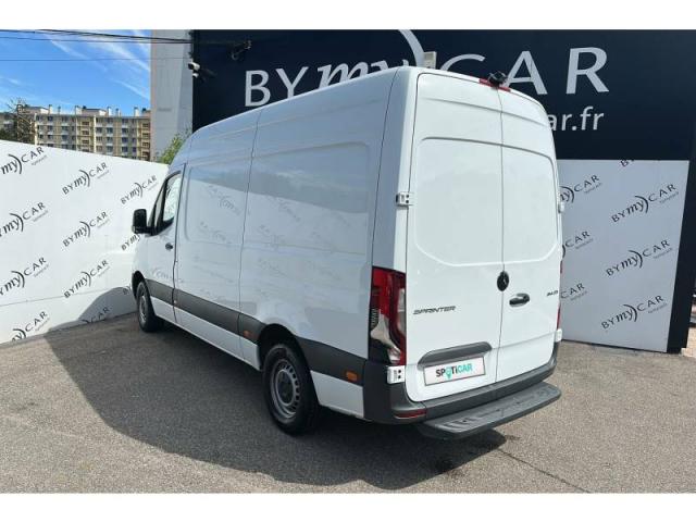 Mercedes Benz Sprinter image 4