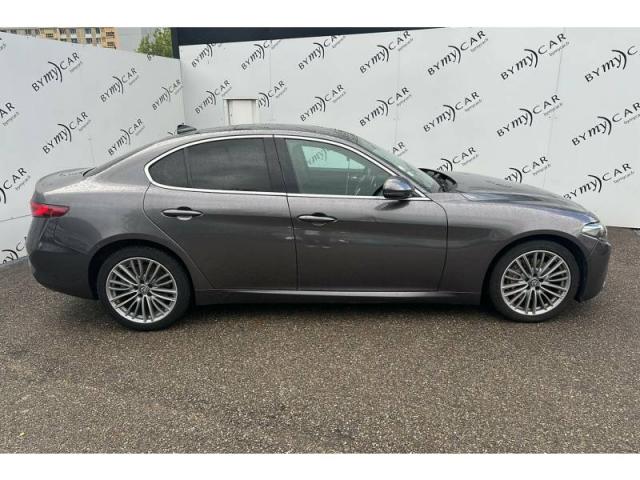 Alfa Romeo Giulia image 5