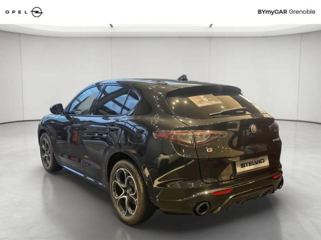 Alfa Romeo Stelvio image 2