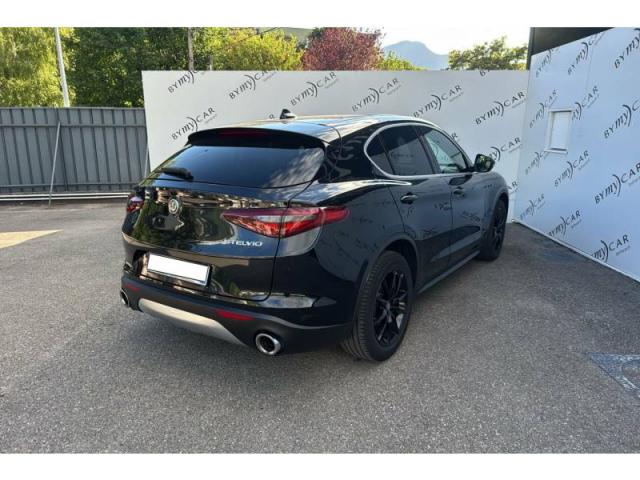 Alfa Romeo Stelvio image 4
