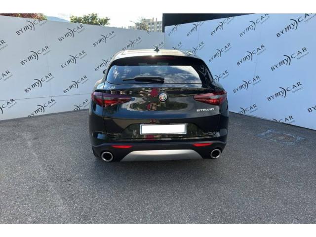 Alfa Romeo Stelvio image 7