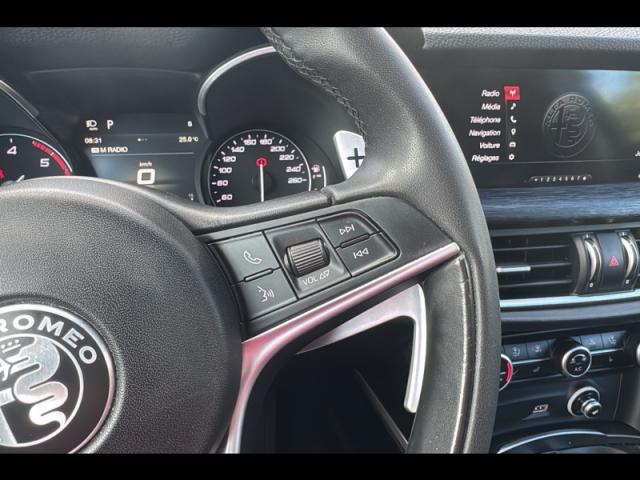 Alfa Romeo Stelvio image 2