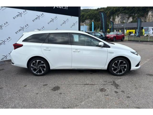 Toyota Auris image 2