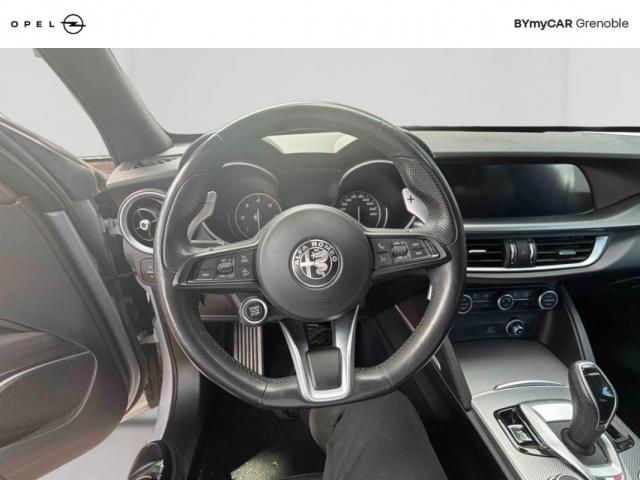 Alfa Romeo Stelvio image 2