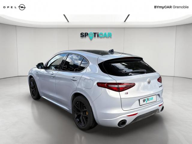 Alfa Romeo Stelvio image 9