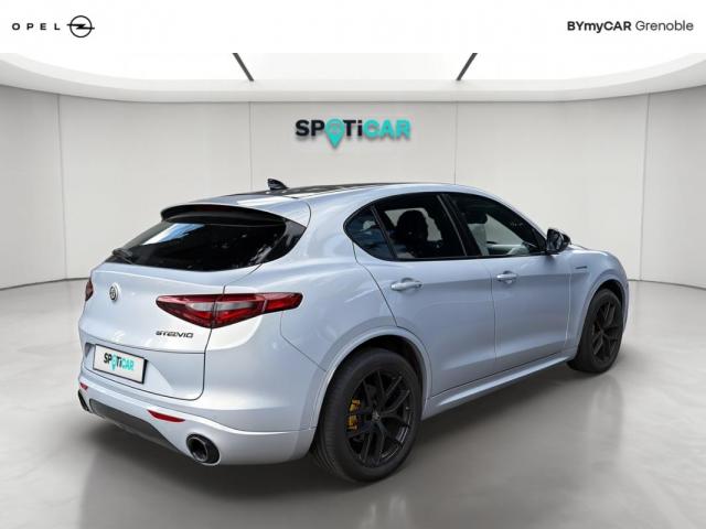 Alfa Romeo Stelvio image 5
