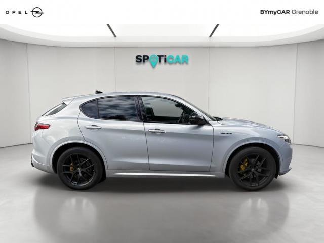 Alfa Romeo Stelvio image 7