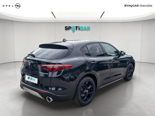 Alfa Romeo Stelvio image 6