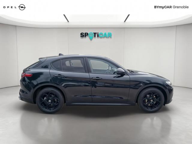 Alfa Romeo Stelvio image 3