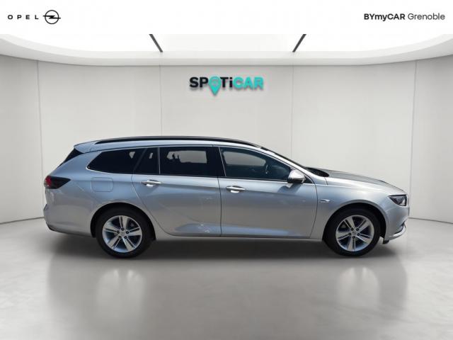 Opel Insignia Sports Tourer image 2