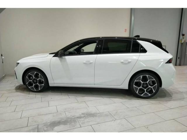Opel Astra image 2