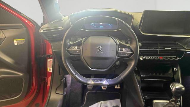 Peugeot 2008 image 3