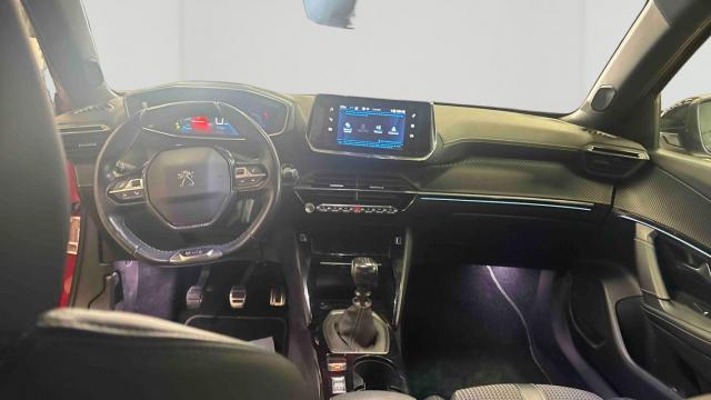 Peugeot 2008 image 1